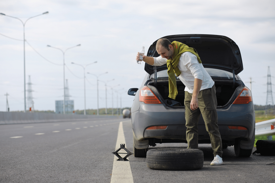 Tire fixing in the roadside